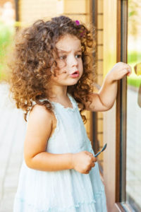 girl knocking at door